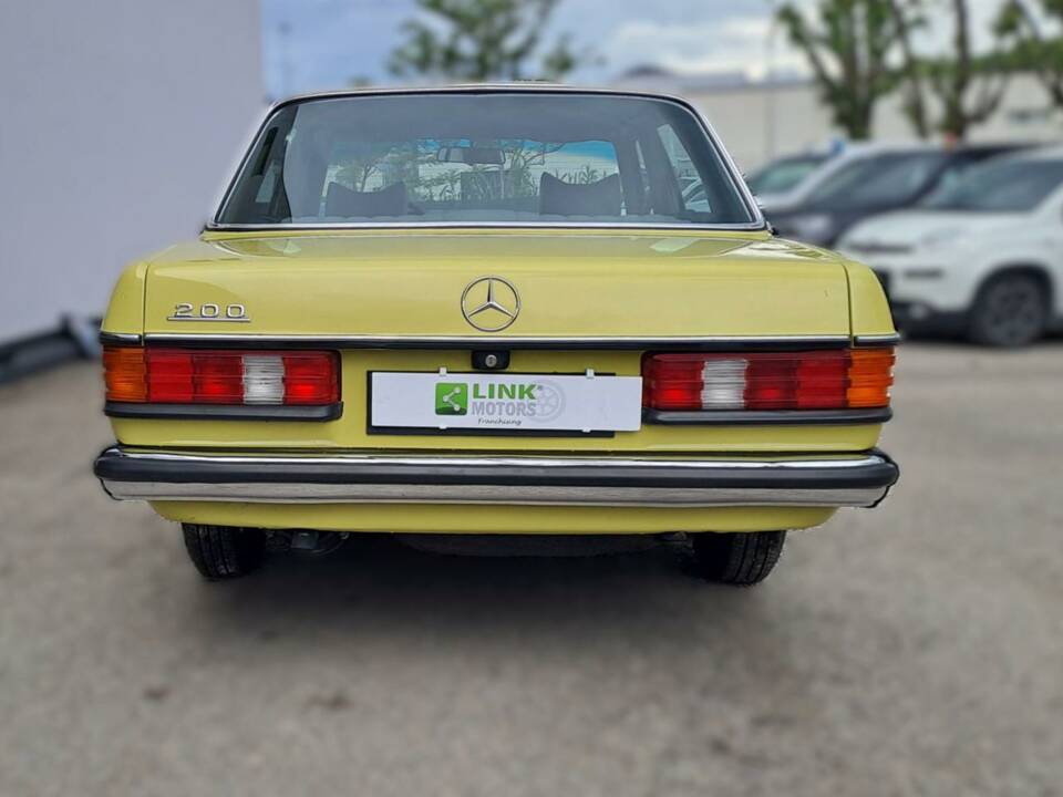 Bild 20/49 von Mercedes-Benz 200 (1979)