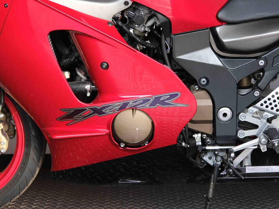 Image 86/91 of Kawasaki Ninja 1200 ZX-12R (2000)