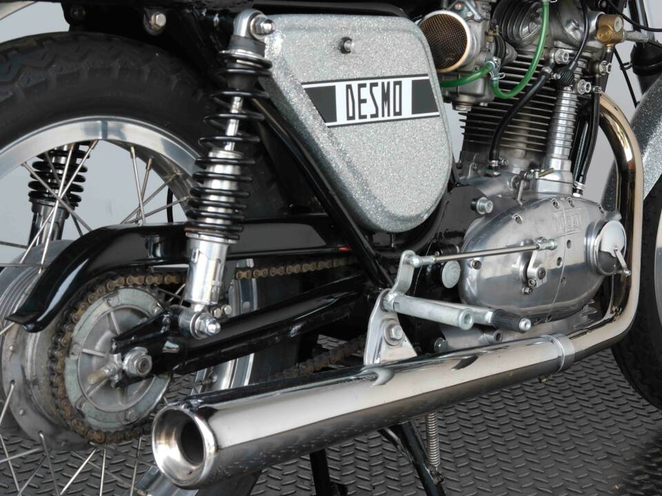 Image 4/64 of Ducati 350 Desmo (1971)