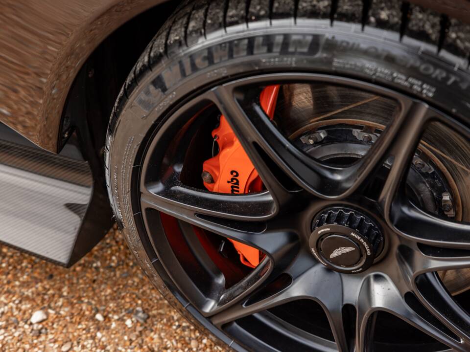 Image 45/65 of Aston Martin Vantage GT8 (2017)