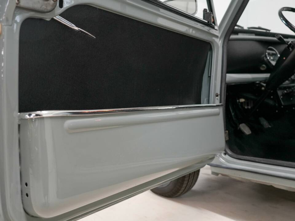 Bild 25/35 von Austin Mini Van (1983)