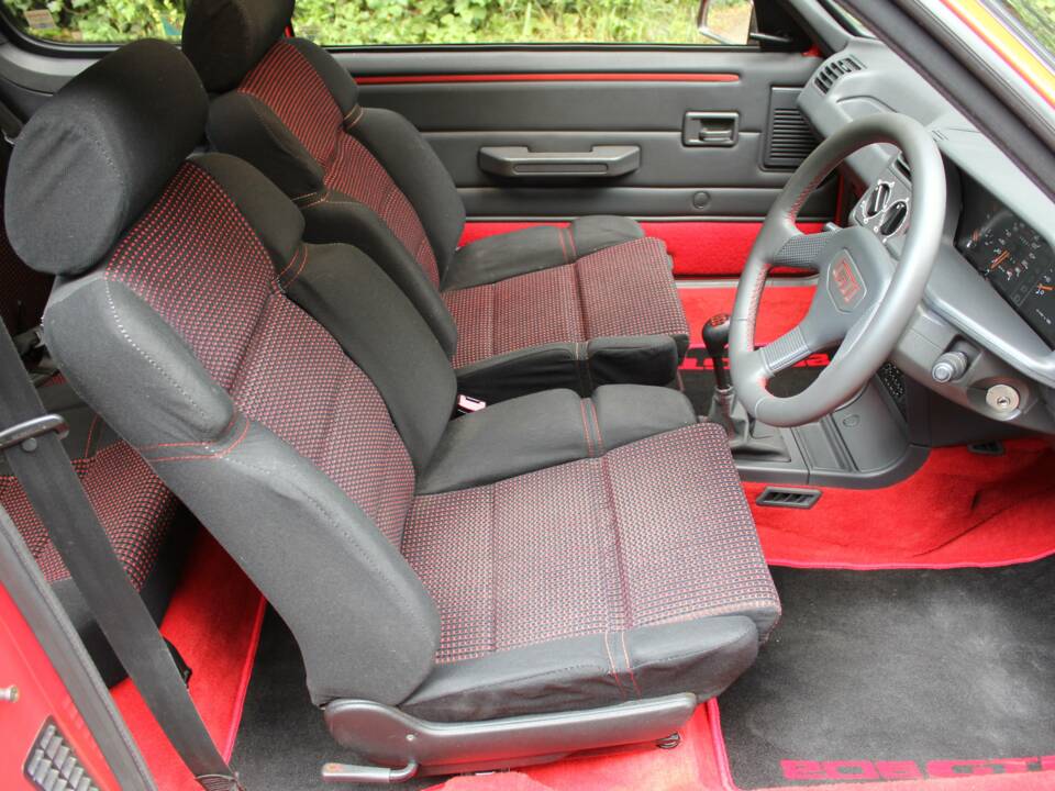 Imagen 9/17 de Peugeot 205 GTi 1.6 (1989)