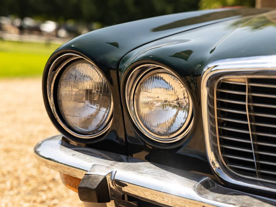 Bild 13/26 von Jaguar XJ 6 C 4.2 (1977)