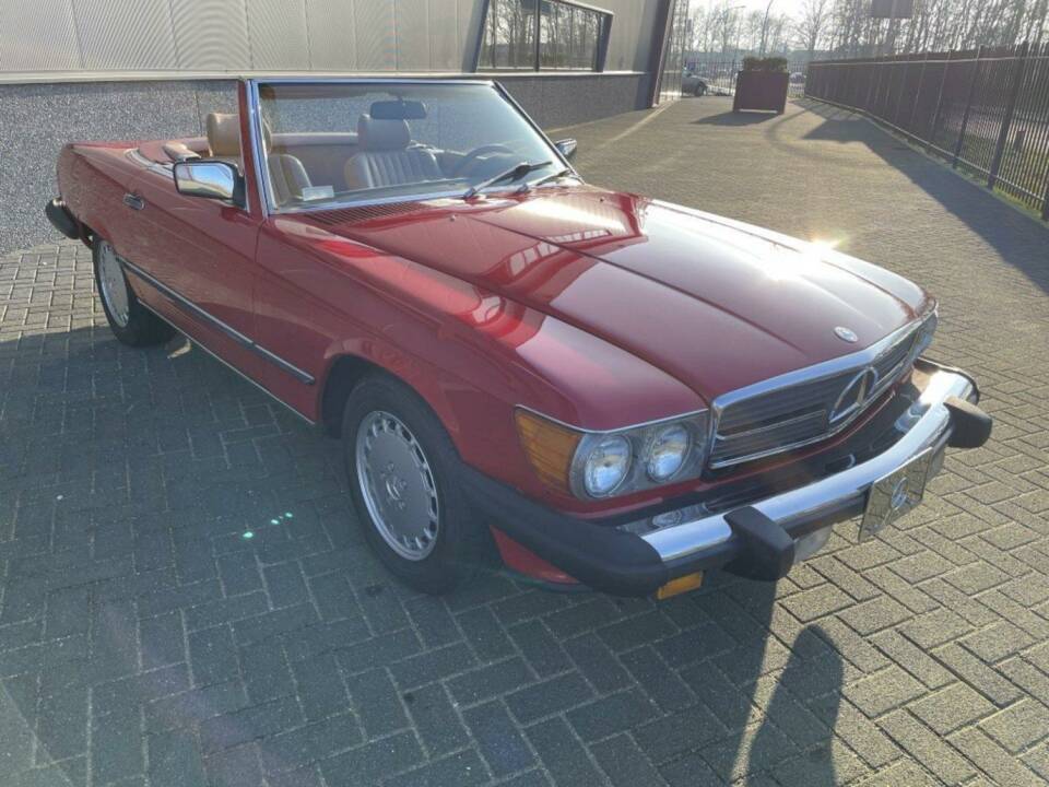 Image 9/36 de Mercedes-Benz 560 SL (1987)