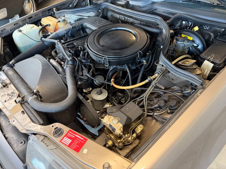 Afbeelding 30/36 van Mercedes-Benz 200 (1988)