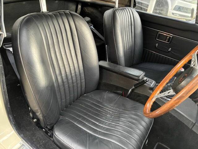 Image 2/6 of MG MGB (1972)