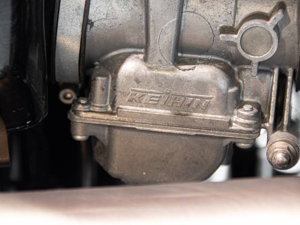 Image 43/50 of Triumph DUMMY (2014)
