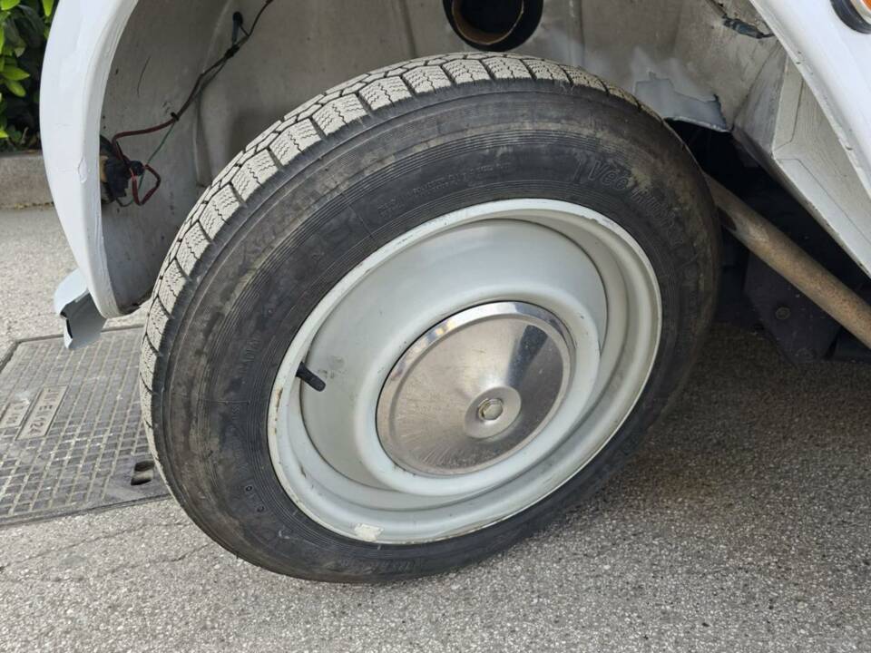 Image 28/31 of Citroën 2 CV 6 Club (1985)