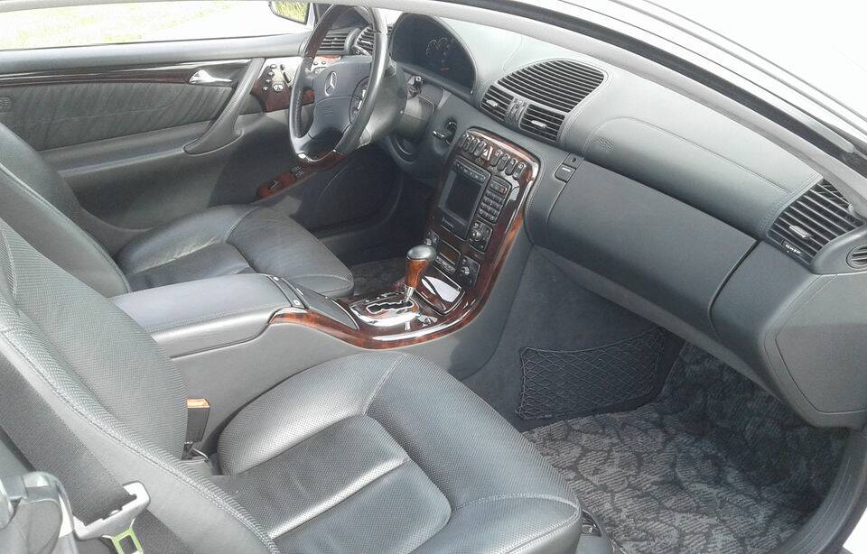 Image 2/8 of Mercedes-Benz CL 600 (2001)