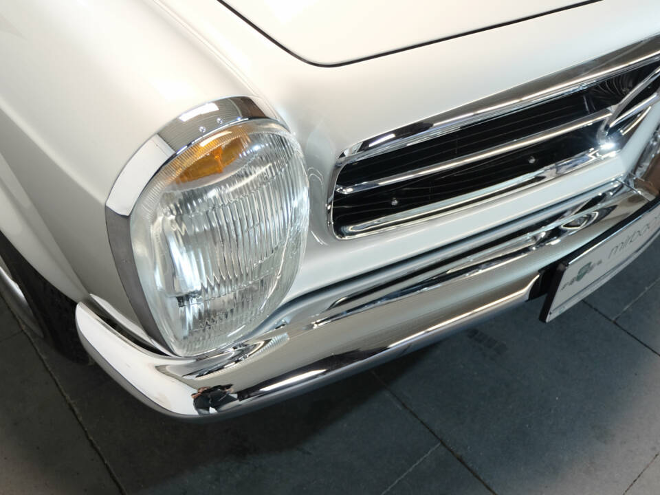 Image 8/50 of Mercedes-Benz 230 SL (1964)