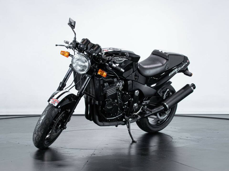 Bild 2/50 von Triumph Speed Triple (1995)