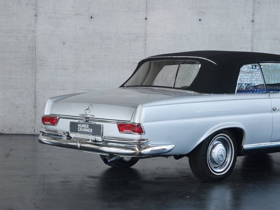 Image 11/49 of Mercedes-Benz 220 SE b (1962)