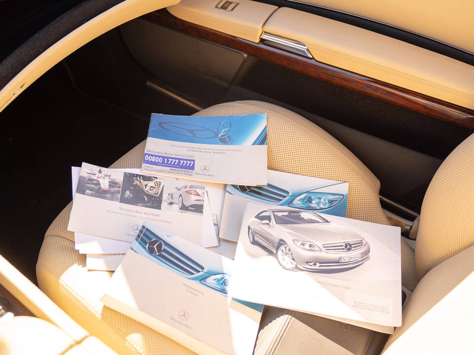 Image 51/67 of Mercedes-Benz CL 500 (2006)