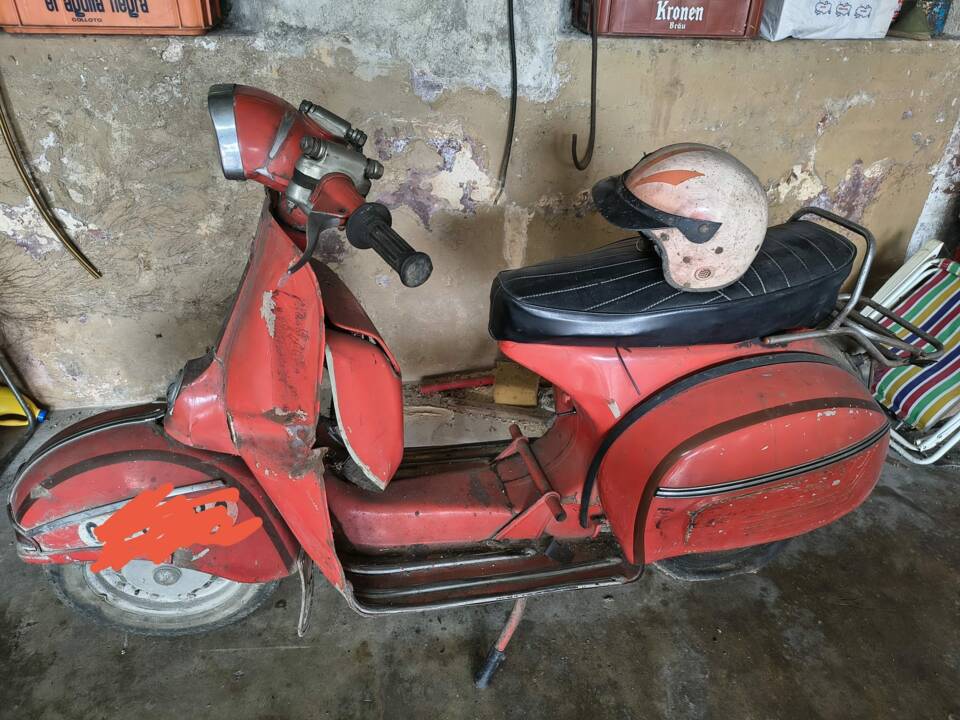 Immagine 4/8 di Motovespa Vespa 125 SL (1967)