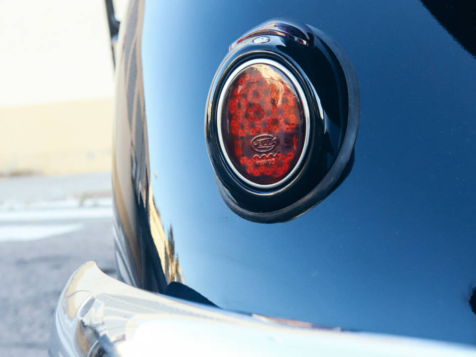 Image 99/130 of Volkswagen Beetle 1200 Export &quot;Oval&quot; (1954)