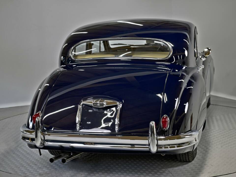 Image 14/50 of Jaguar Mk VIII (1958)