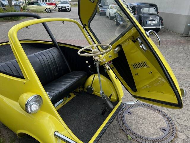 Image 7/12 of BMW Isetta 300 (1959)