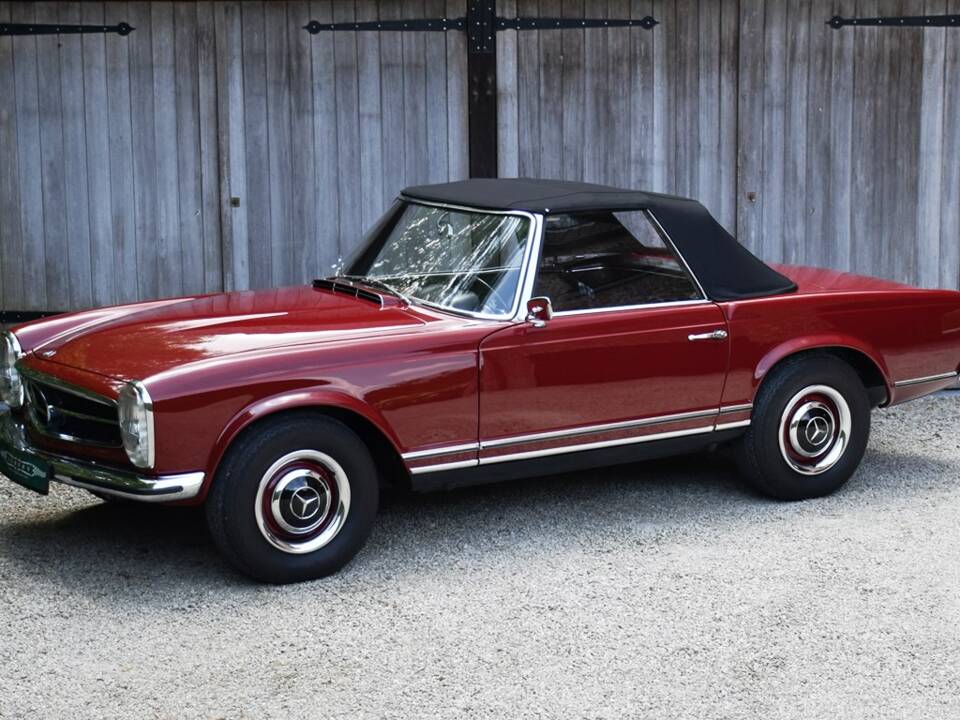 Image 3/45 of Mercedes-Benz 230 SL (1964)