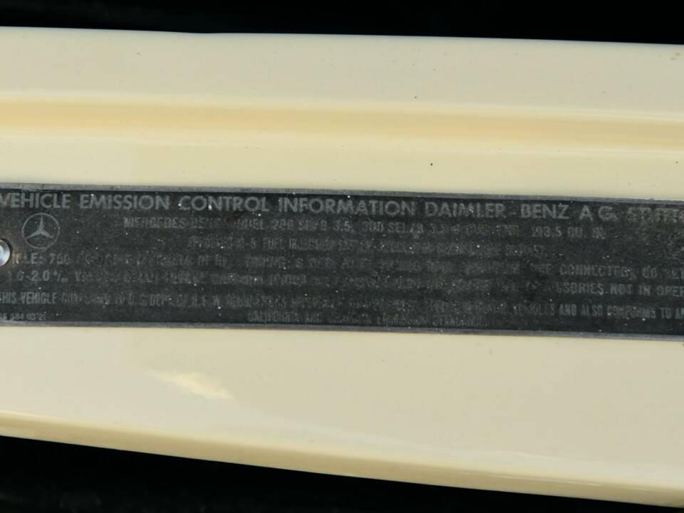 Image 33/50 of Mercedes-Benz 280 SE 3,5 (1971)