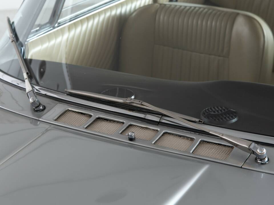 Bild 25/47 von ISO Rivolta 300 (1966)