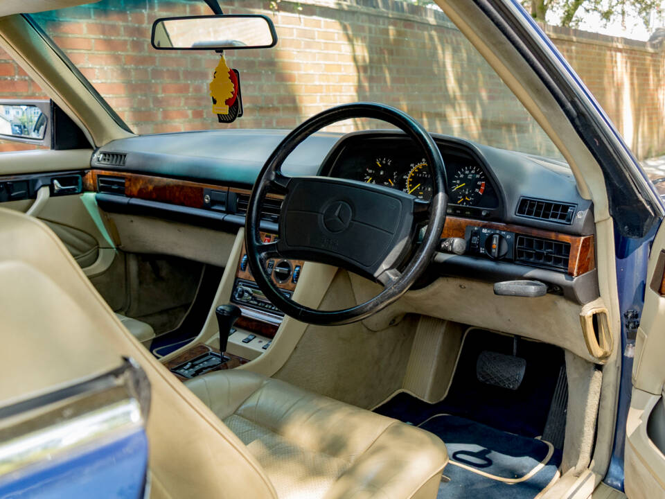 Image 10/50 of Mercedes-Benz 500 SEC (1989)