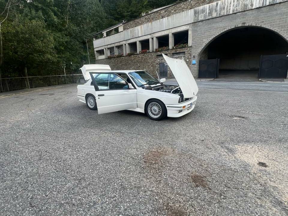 Bild 21/88 von BMW M3 (1988)