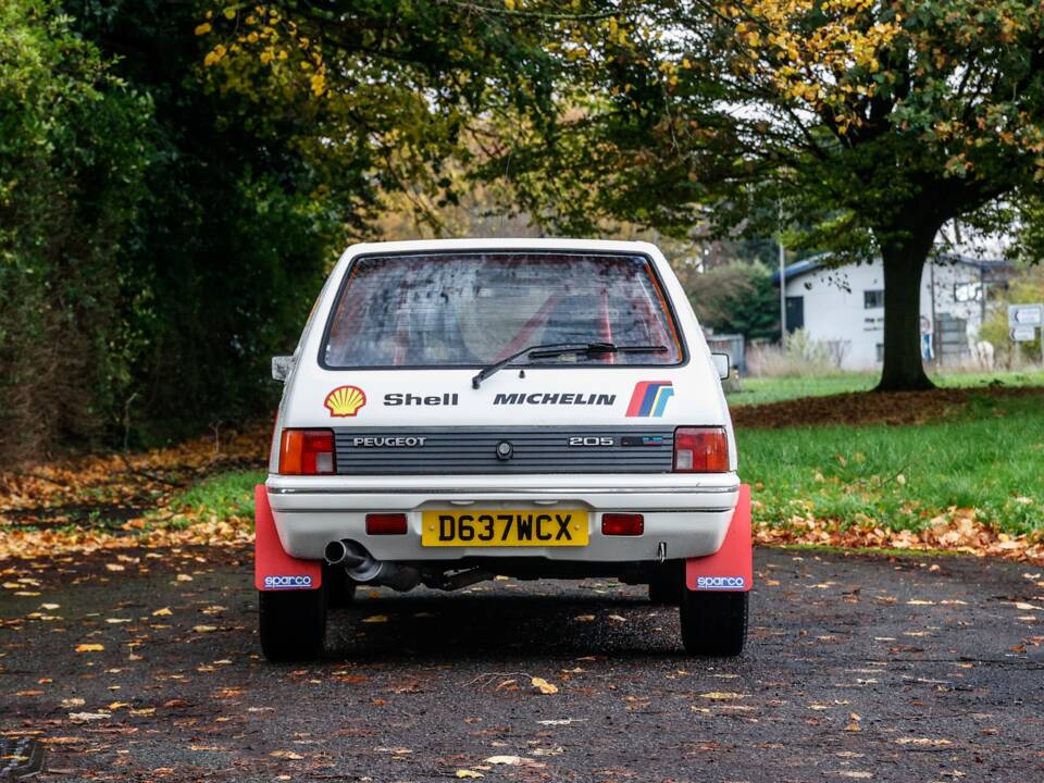 Imagen 7/44 de Peugeot 205 GTi 1.9 (1987)