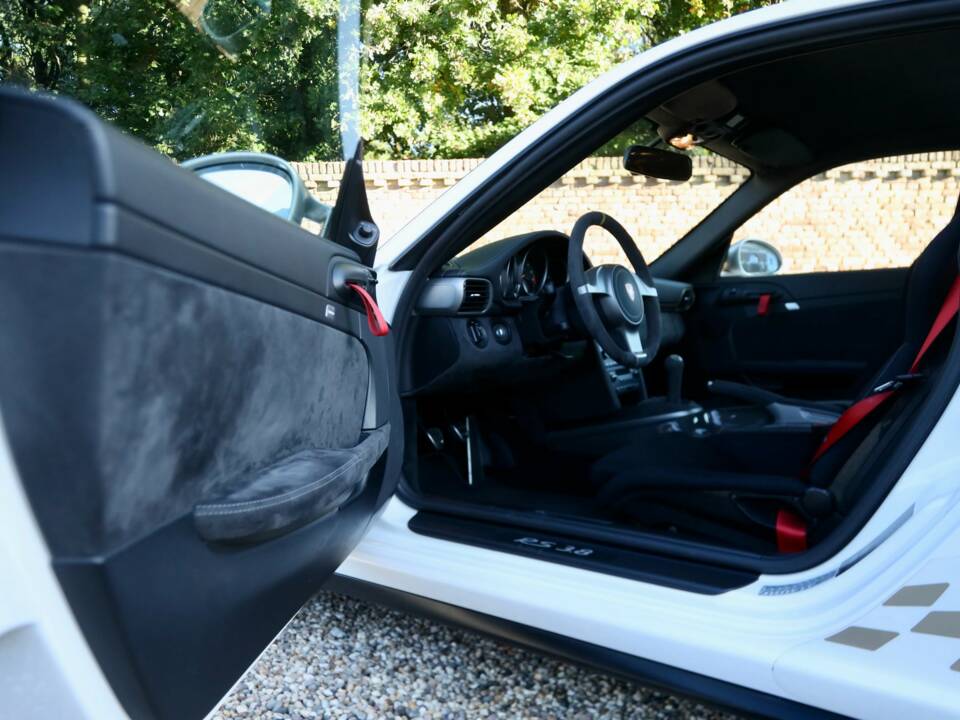 Image 35/50 de Porsche 911 GT3 RS (2010)