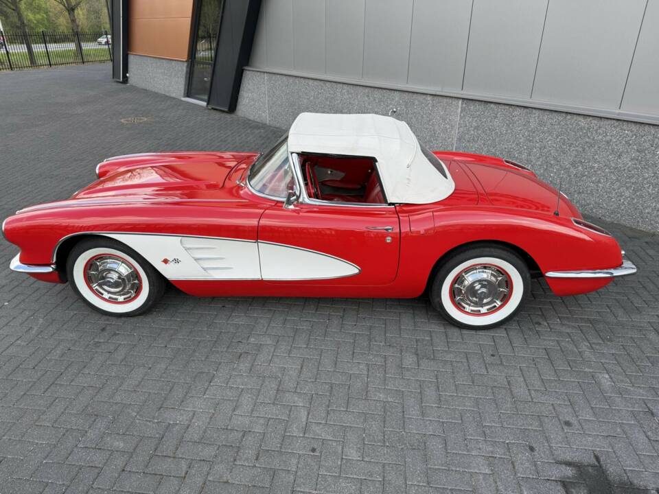 Image 33/50 of Chevrolet Corvette (1959)
