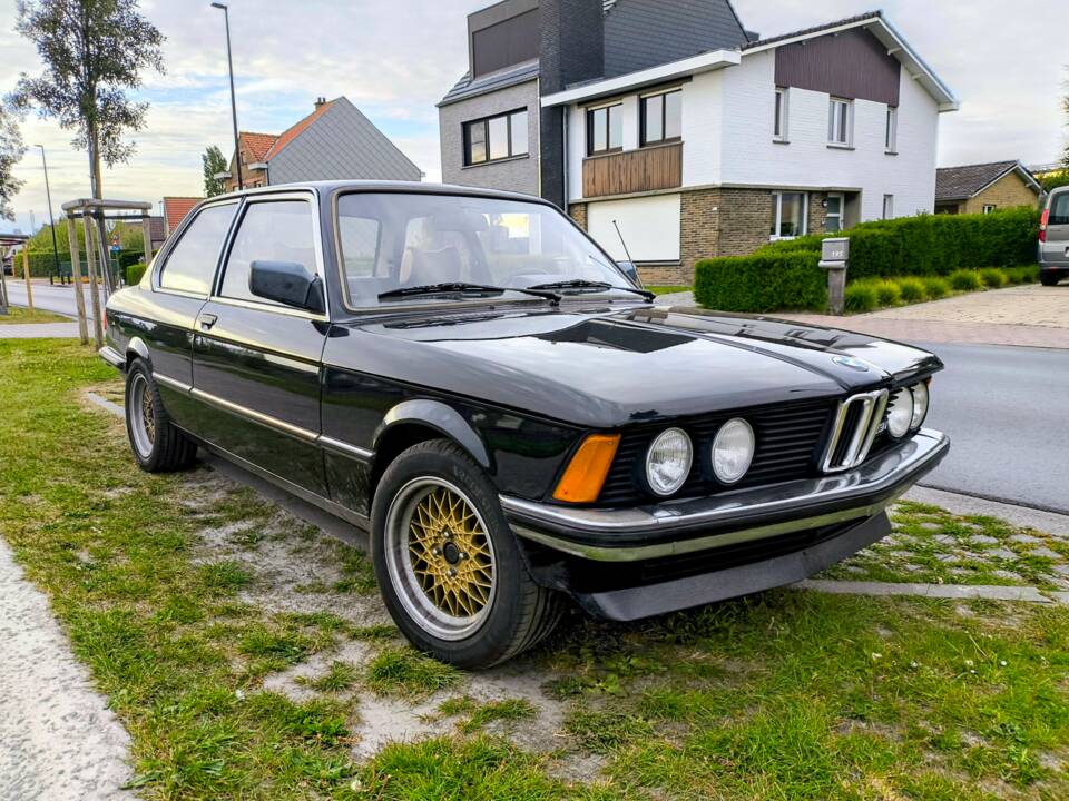 Image 1/22 of BMW 323i (1982)