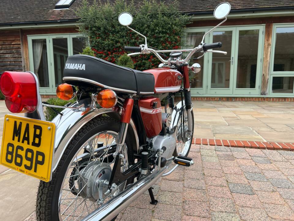 Image 25/35 of Yamaha DUMMY (1975)