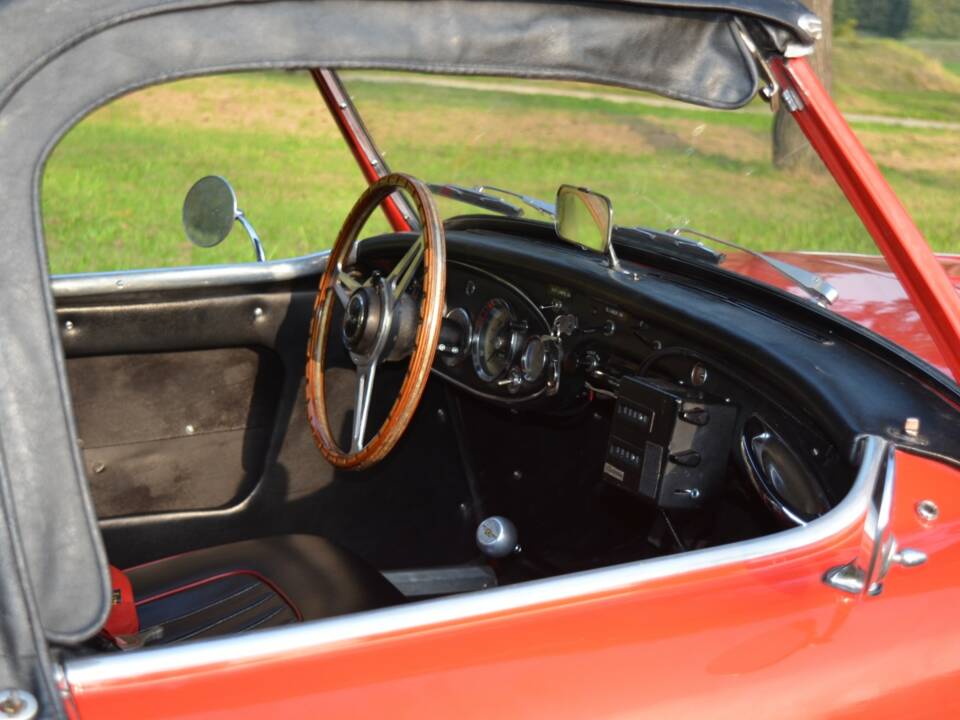 Image 13/20 of Austin-Healey 100&#x2F;6 (BN6) (1958)