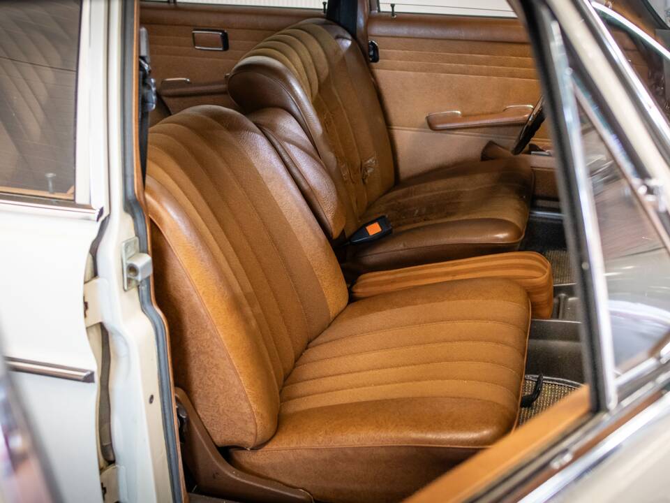 Afbeelding 9/19 van Mercedes-Benz 200 D (1968)