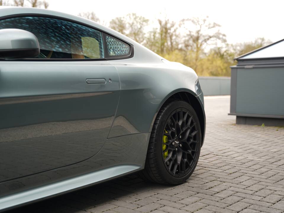 Bild 46/50 von Aston Martin V12 Vantage AMR (2017)