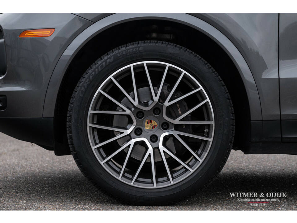 Image 23/38 of Porsche Cayenne (2019)