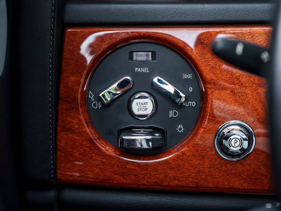 Image 21/35 of Rolls-Royce Phantom DHC (2008)