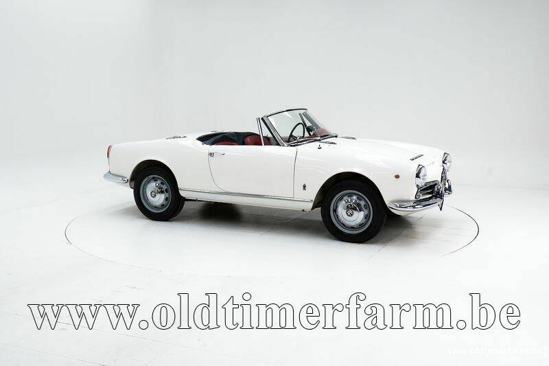 Image 3/15 of Alfa Romeo Giulia 1600 Spider Veloce (1965)