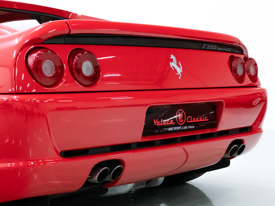 Imagen 12/39 de Ferrari F 355 Berlinetta (1997)