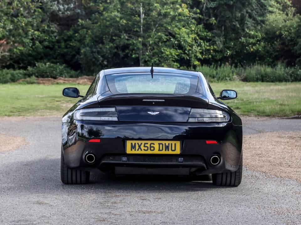 Image 8/30 de Aston Martin V8 Vantage (2007)