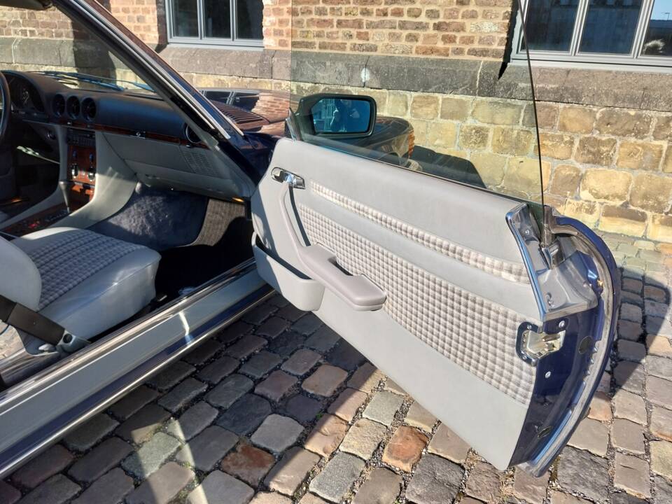 Image 24/43 of Mercedes-Benz 300 SL (1989)