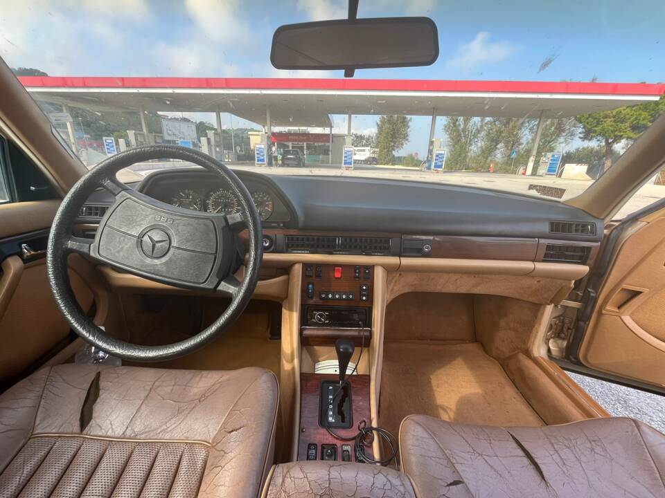 Afbeelding 13/16 van Mercedes-Benz 420 SEL (1987)