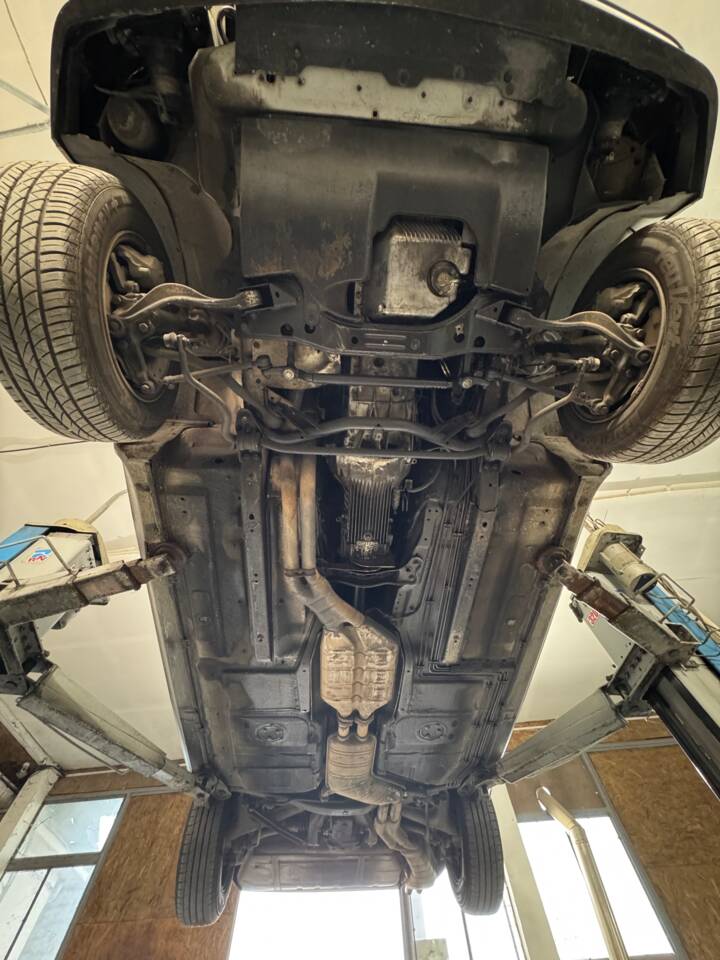 Image 24/37 of BMW 735i (1991)