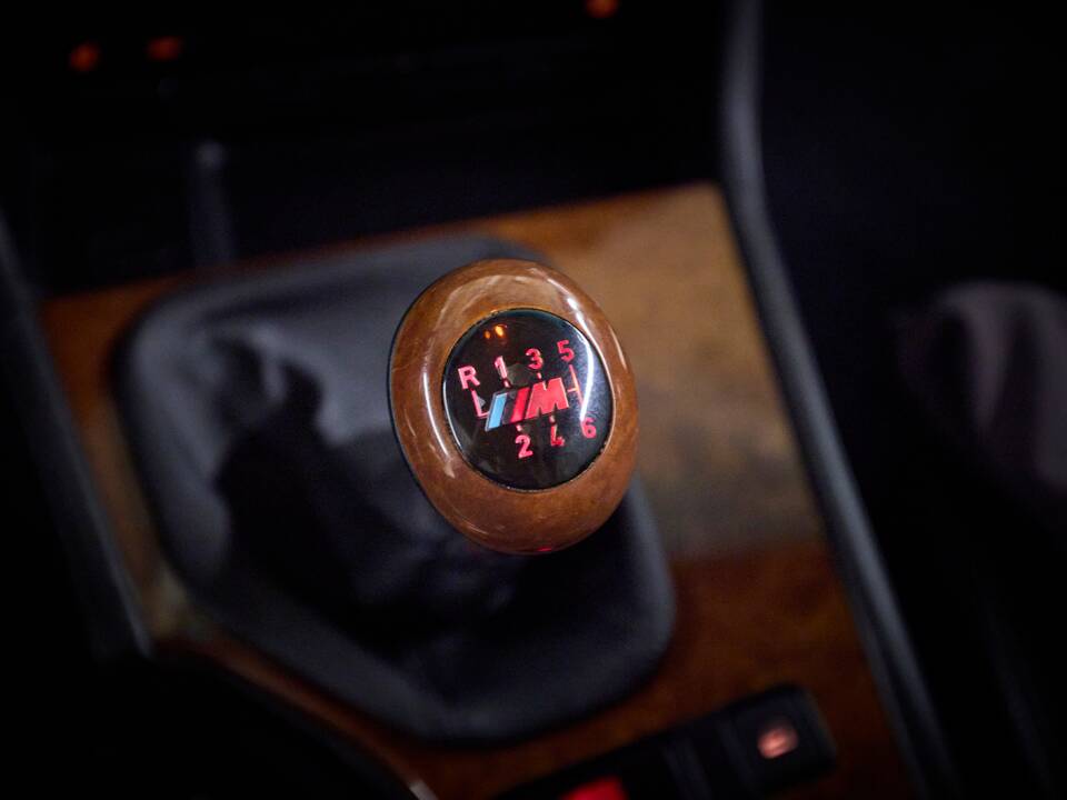 Image 71/99 of BMW M5 (2000)