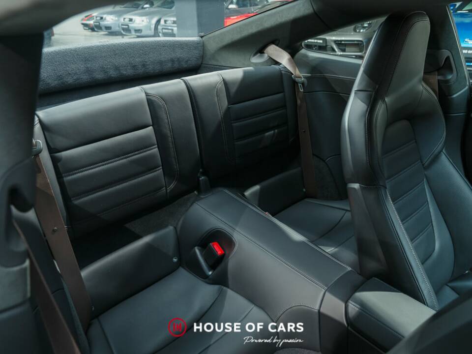 Imagen 19/25 de Porsche 911 Turbo "50 Years" (2024)