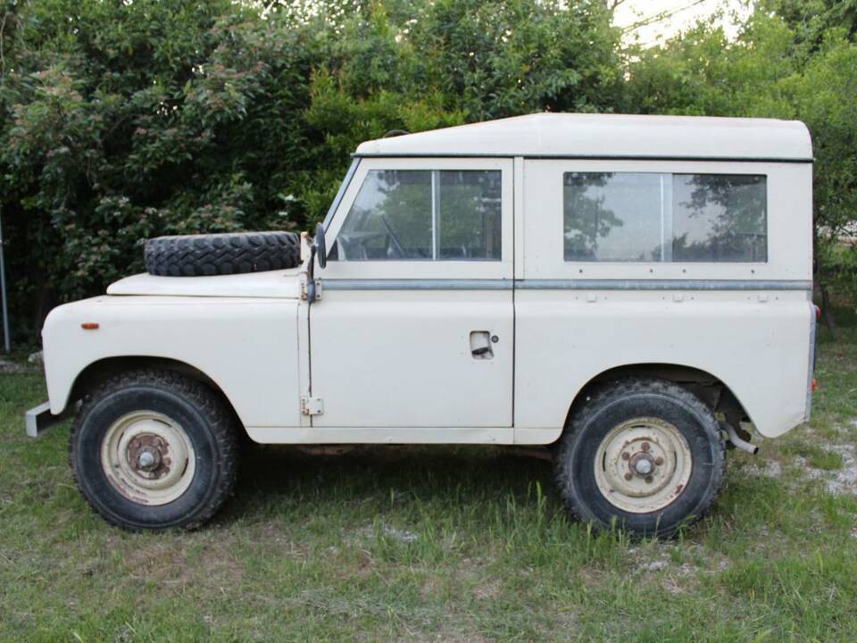 Image 7/33 of Land Rover 88 (1984)