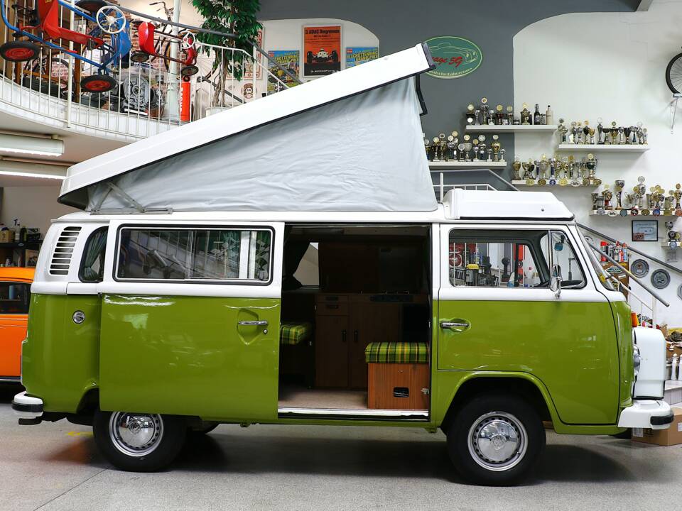 Image 7/25 de Volkswagen T2b Camper (1979)
