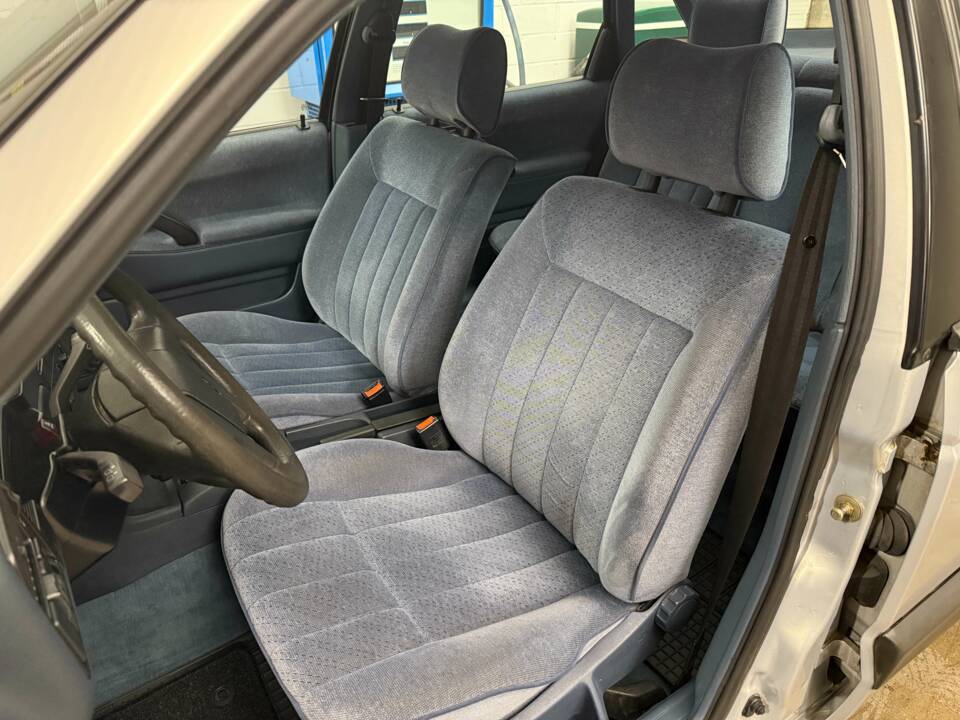 Bild 7/18 von Volkswagen Passat 1.8 (1993)