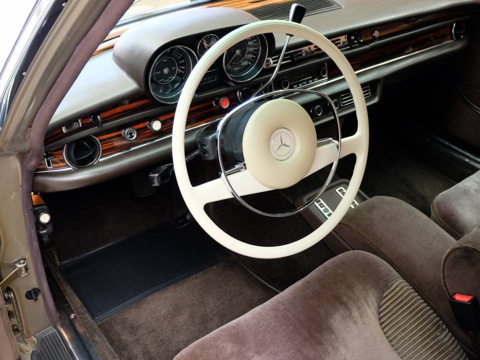 Image 20/71 of Mercedes-Benz 300 SEL (1969)