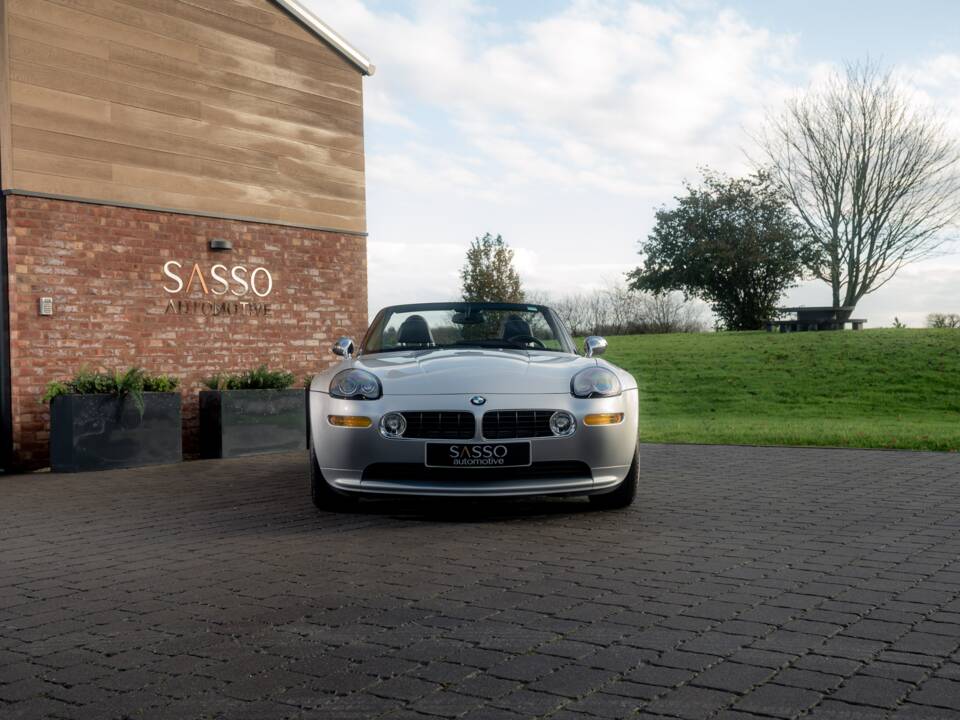 Image 37/84 of BMW Z8 (2001)