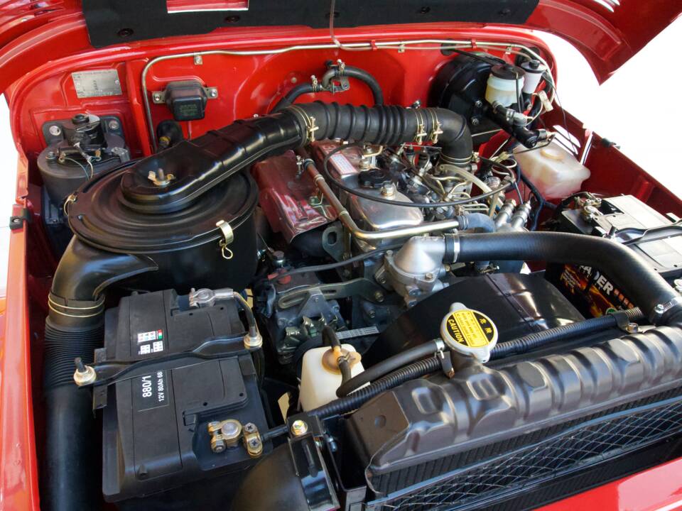 Bild 16/17 von Toyota Landcruiser BJ 42 (1984)